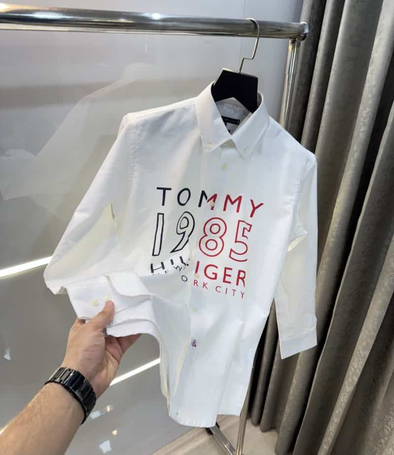 To..mMy HiLFiGEr White Logo Print Premium Shirt Secondary image