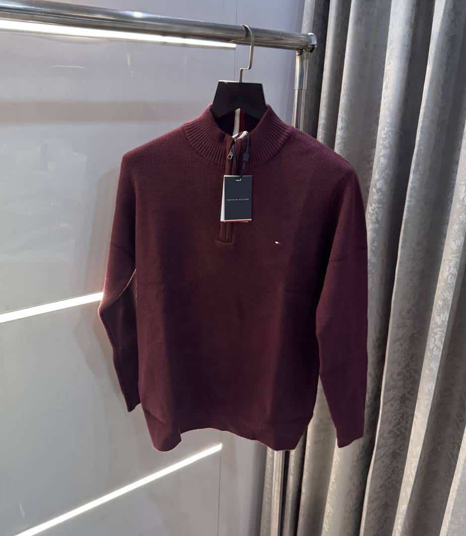 Tomm y Hilfiger Wine Knitted Classic Pull Over Secondary image