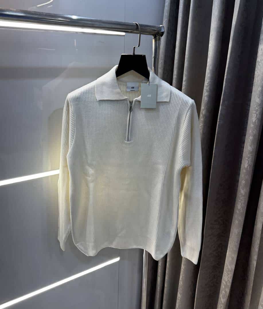 H &M Cream Premium Knitted Classic Pull over Secondary image