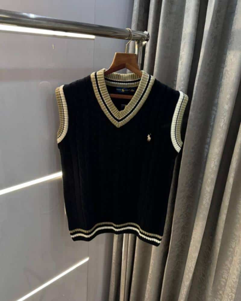 Ralp h Lauren Black Premium Knitted Sleeveless Pull Over Main image