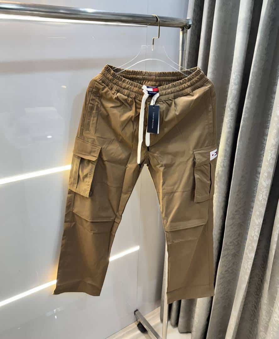 Tomm y Hilfig e Light Brown Premium Cargo Trackpant Main image