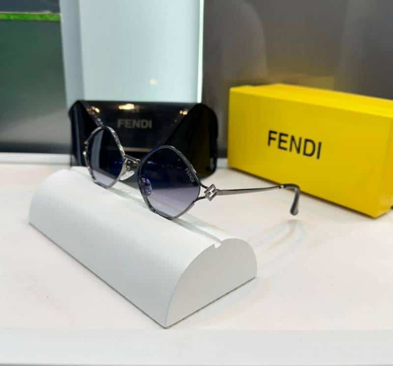 Fend i Silver-Black Designer Shade 492 Main image