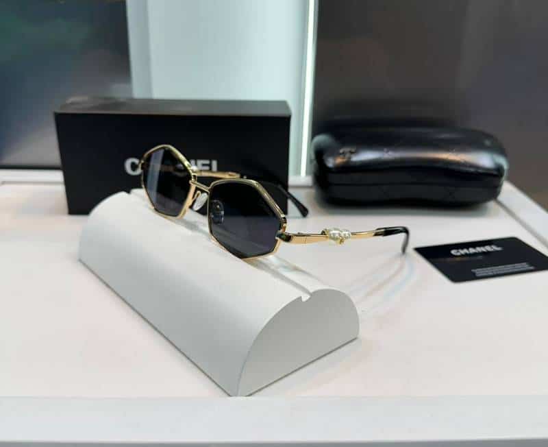 Chane l Gold Black Pearls Design Lu...x!ury Shade 1430 Main image