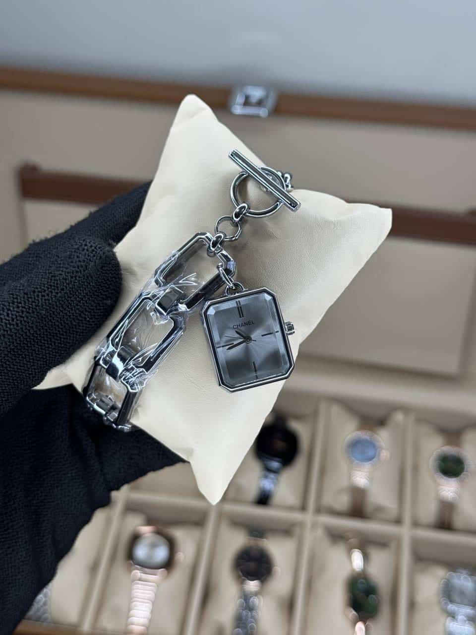 Chane L Bracelet Designer Silver-White Dial Premium Watch Main image