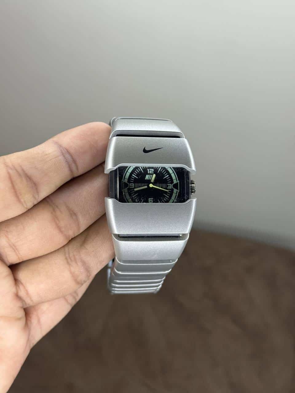 Nik e Sport Grey Quartz Premium Watch