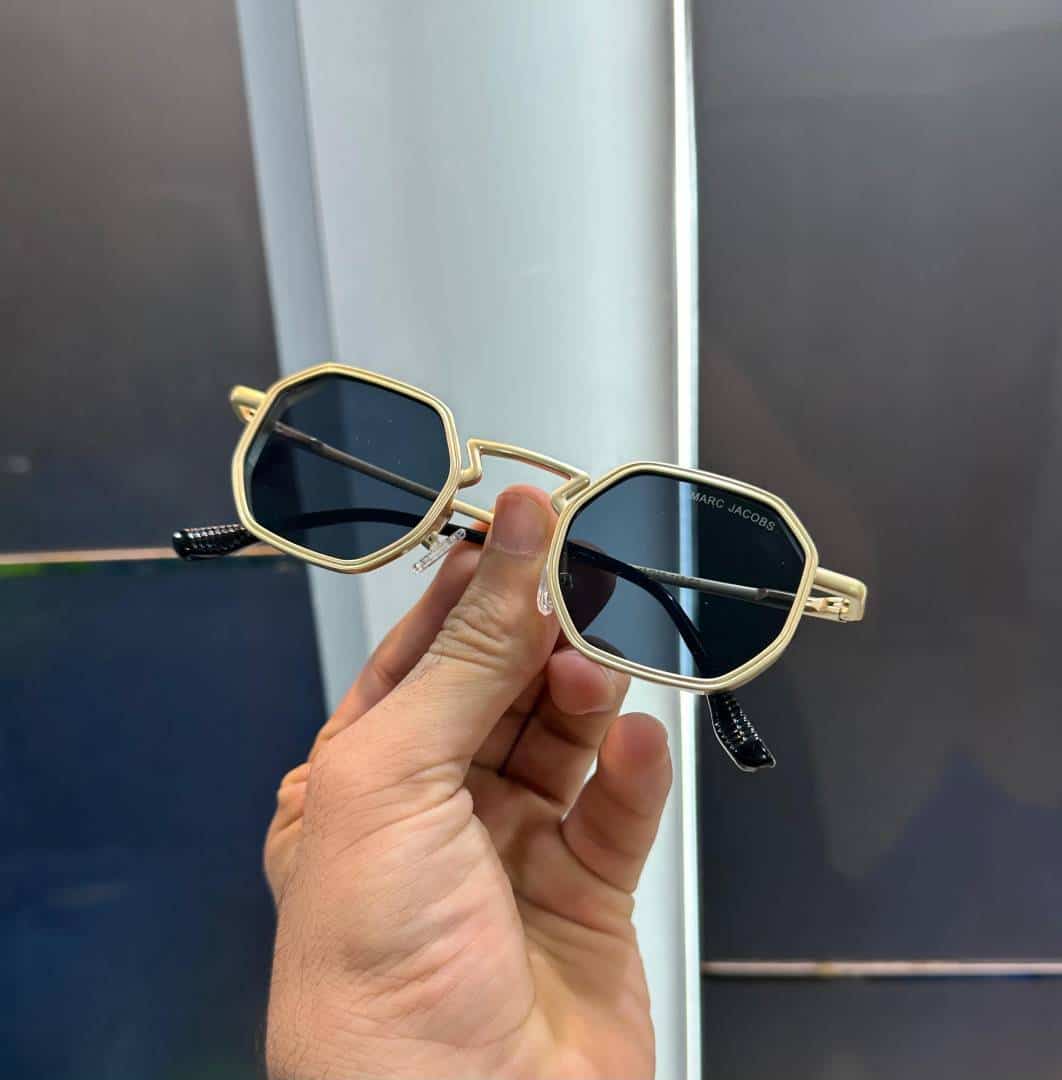 Marc Jacobs Gold Black Premium Shade 506