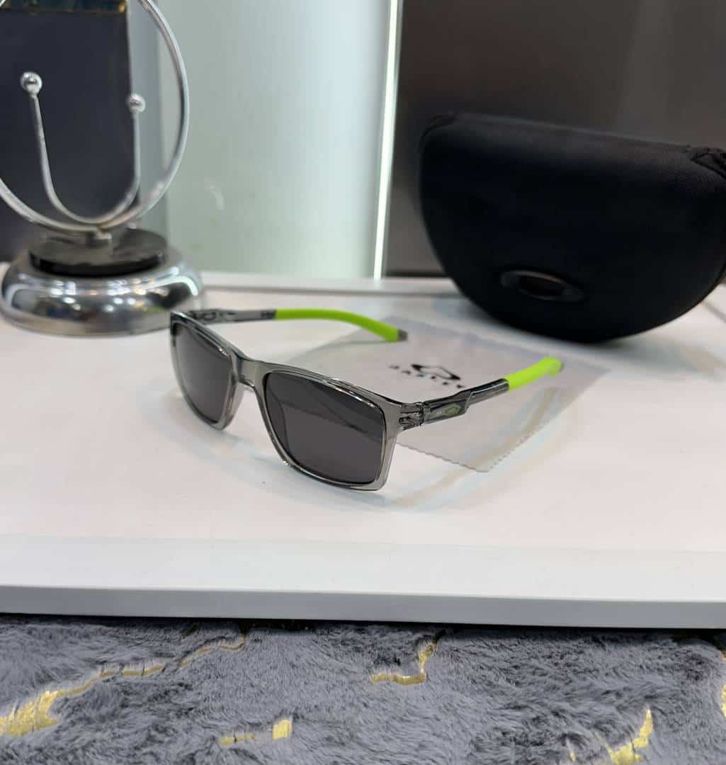 Oakle y Designer Green-Black Premium Shade 6802