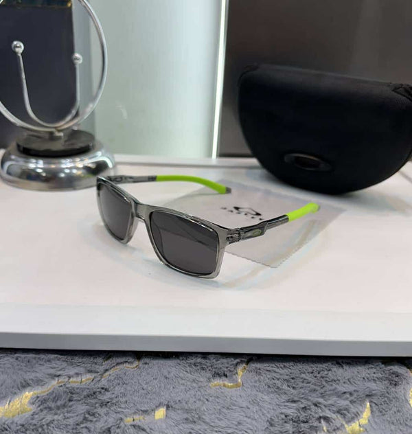 Oakle y Designer Green-Black Premium Shade 6802