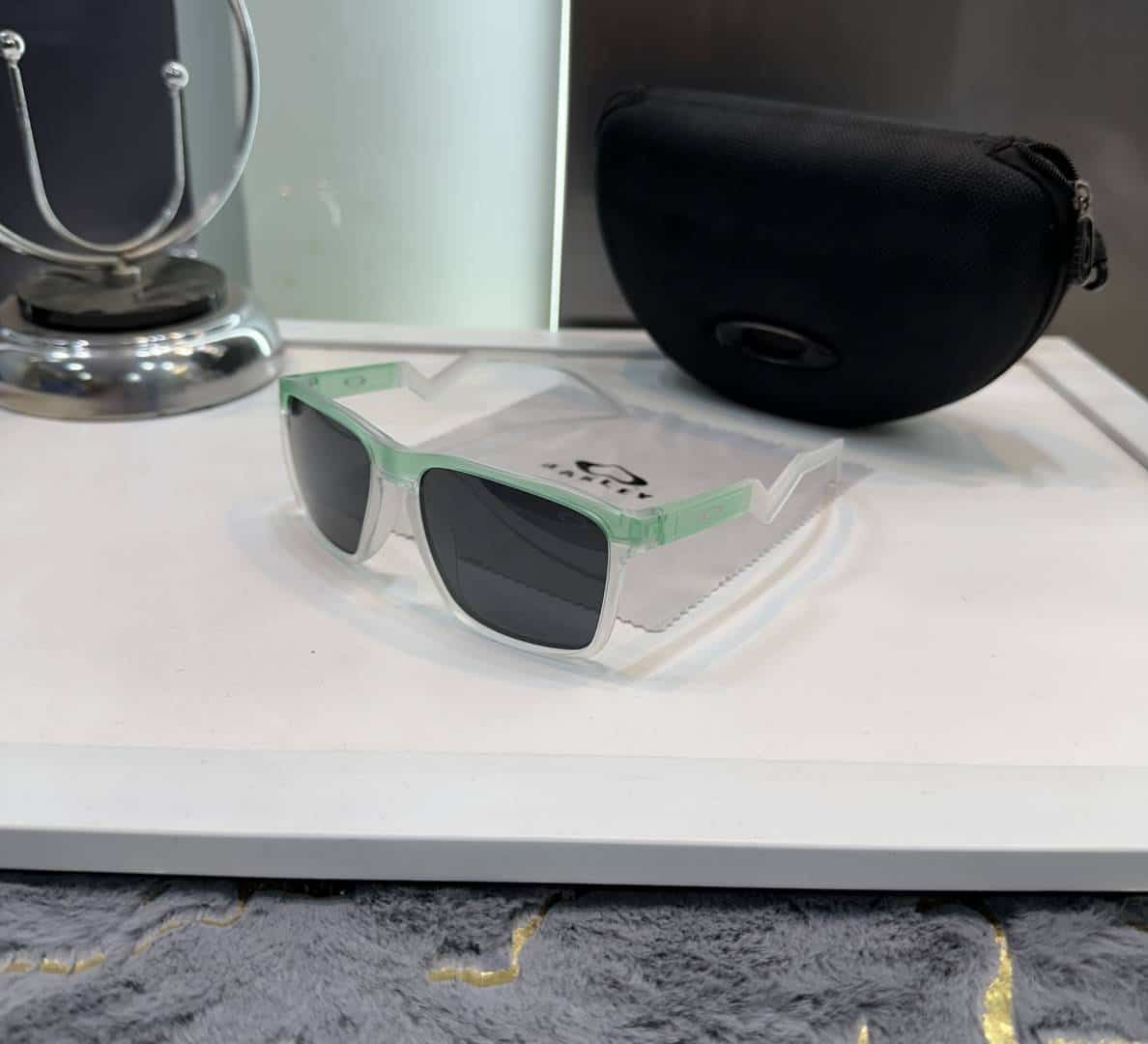Oakle y Designer Green-Black Premium Shade 3116 Main image