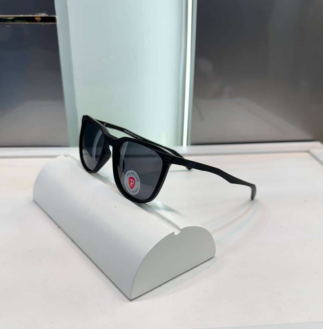 Oakle y All Black Premium Shade 2402