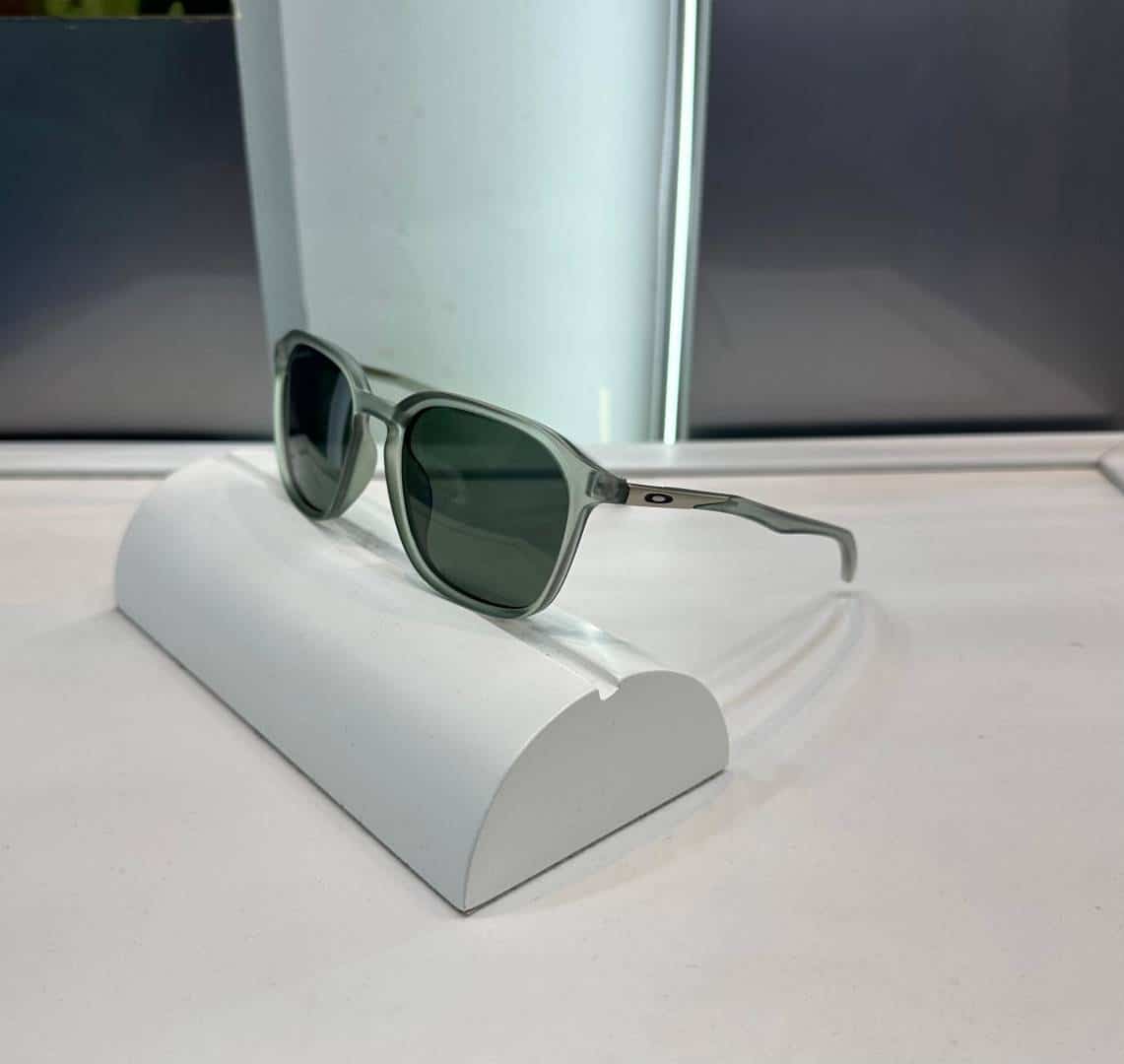 Oakle y Aqua LuXury Shade 4932 Main image