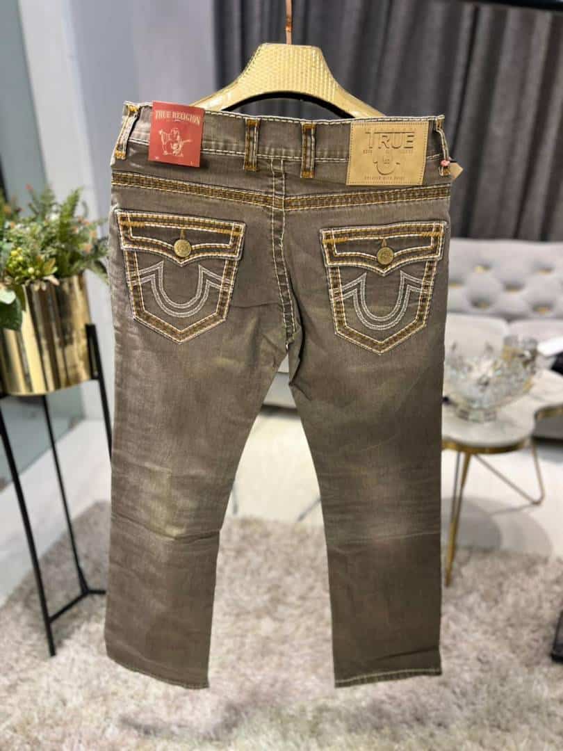 TRUE RELIGION IMPORTED JEANS 100% BOOTCUT