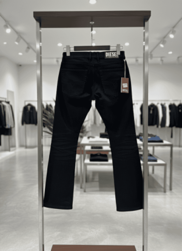 DIESE_L IMPORTED BOOTCUT CODE ROY BLACK JEANS