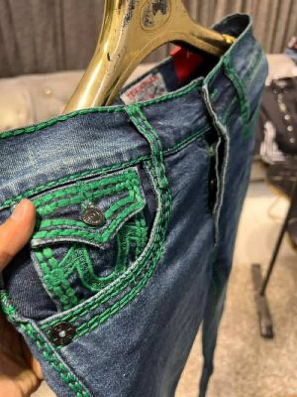 TRUE RELIGION IMPORTED JEANS 100% BOOTCUT