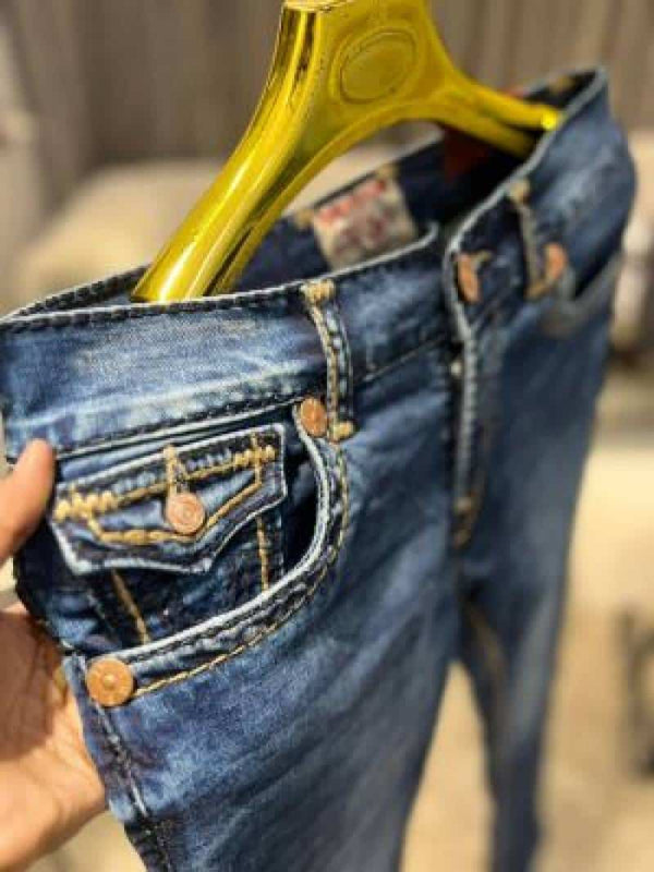 TRUE RELIGION IMPORTED JEANS 100% BOOTCUT