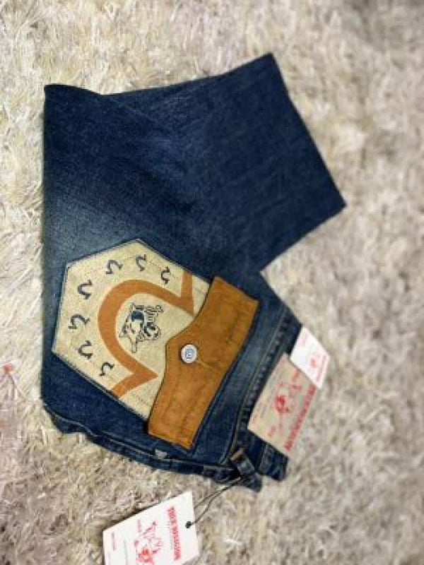 TRUE RELIGION IMPORTED JEANS 100% BOOTCUT