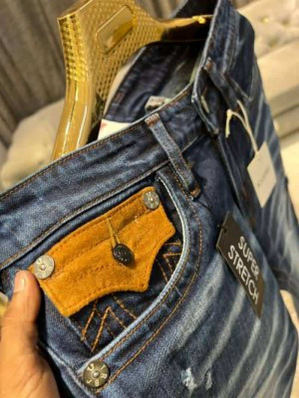 TRUE RELIGION IMPORTED JEANS 100% BOOTCUT