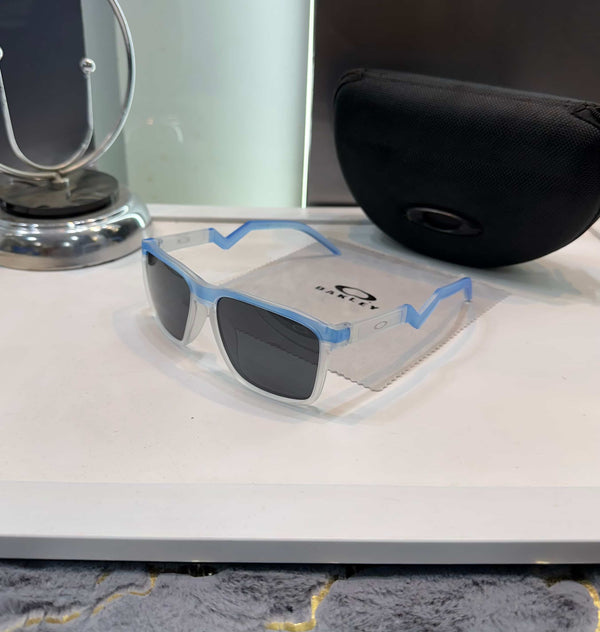 Oakle y Designer Transparent Stick Blue Shade 3116