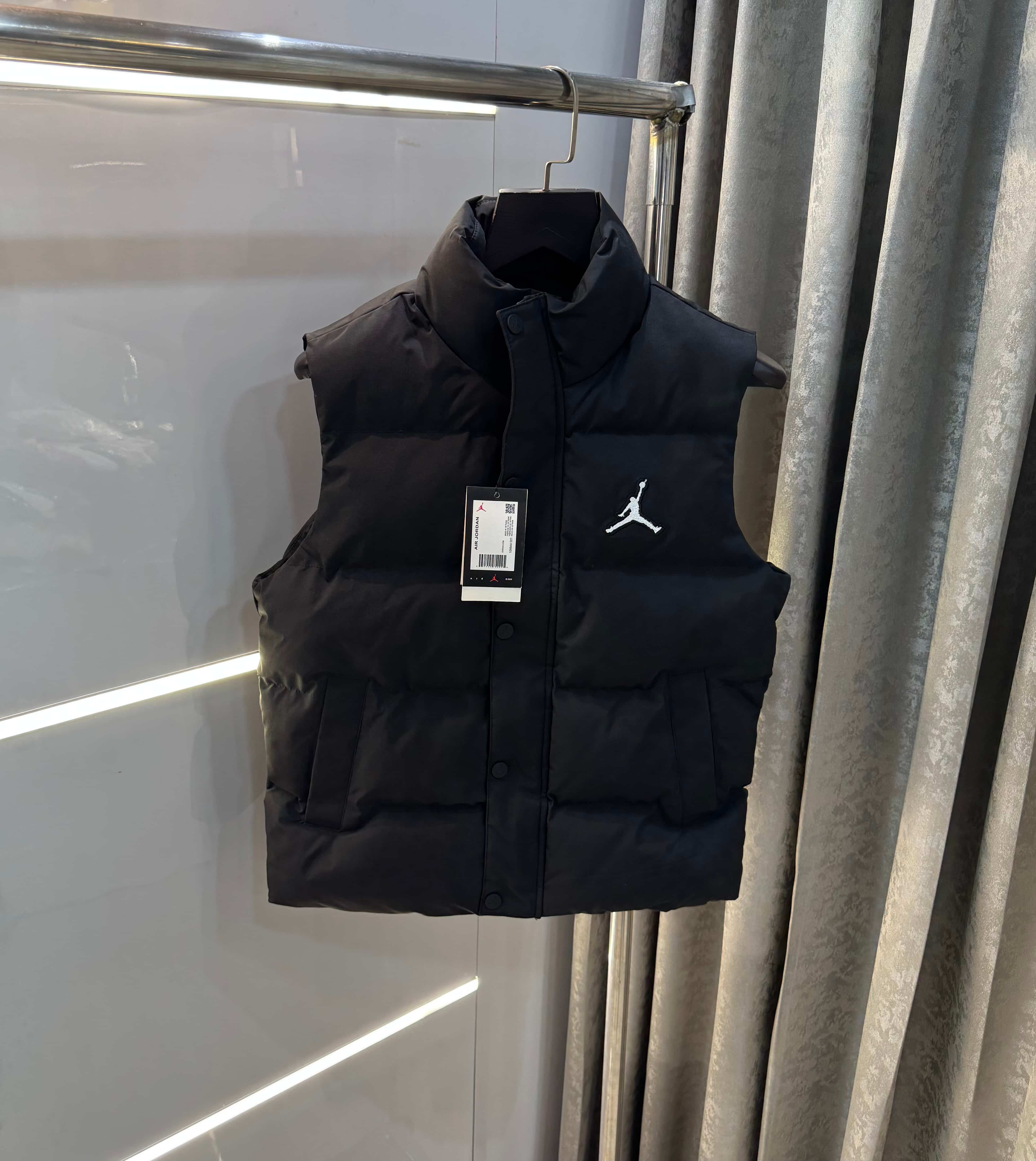 Air  Jordan Black Imported Sleeveless puffer Jacket Main image