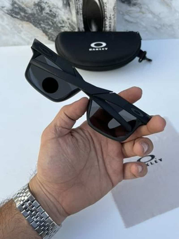 Oakley_2259_black