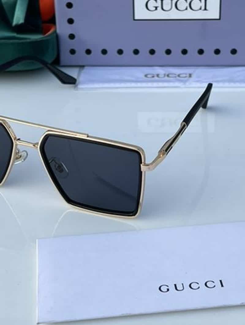 GUcC!_0010_gold_black