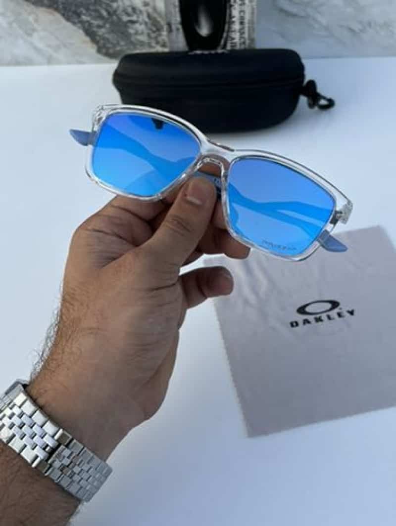 oaKlEY_8191_white_aqua