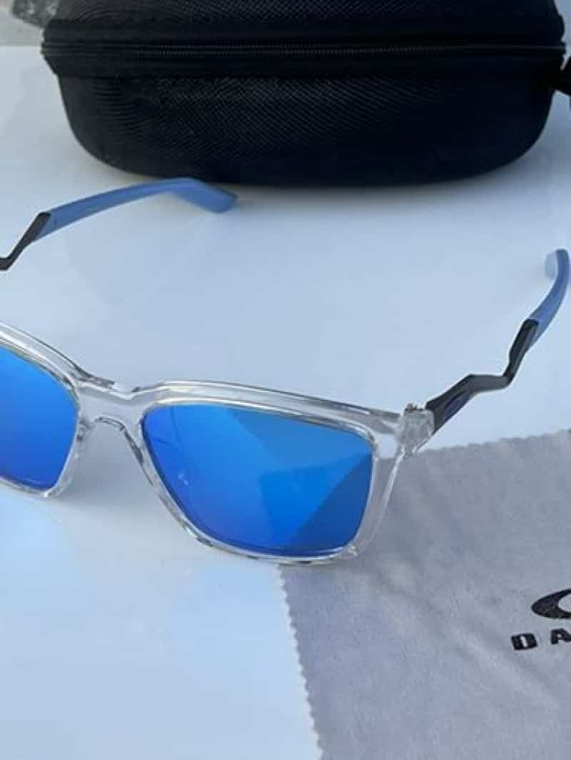 oaKlEY_8191_white_aqua