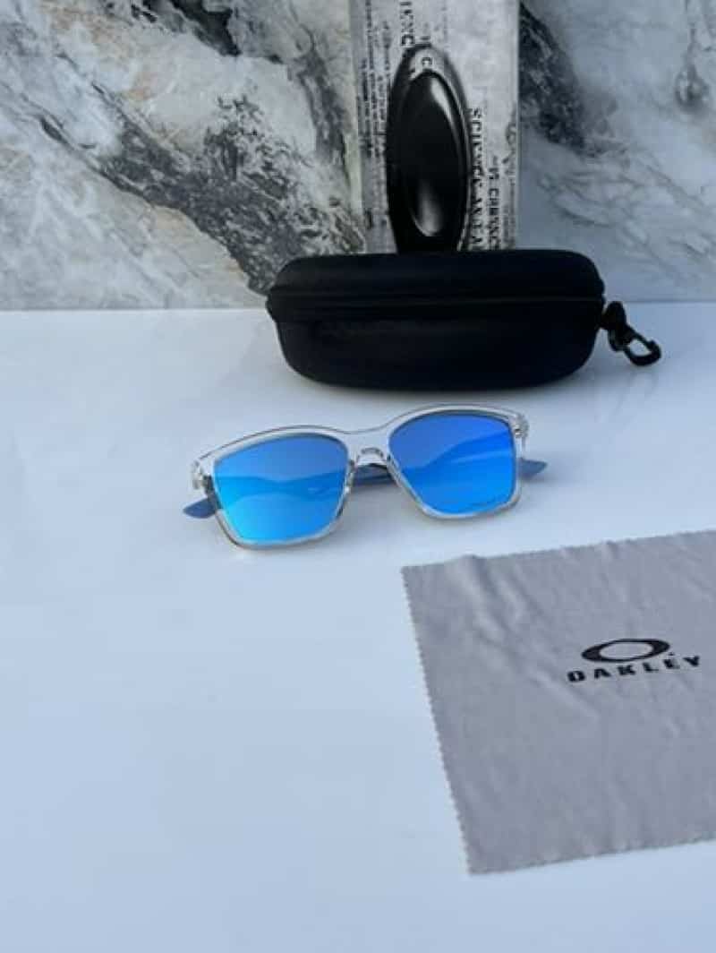 oaKlEY_8191_white_aqua