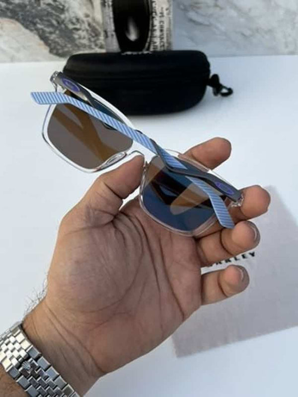 oaKlEY_8191_white_aqua