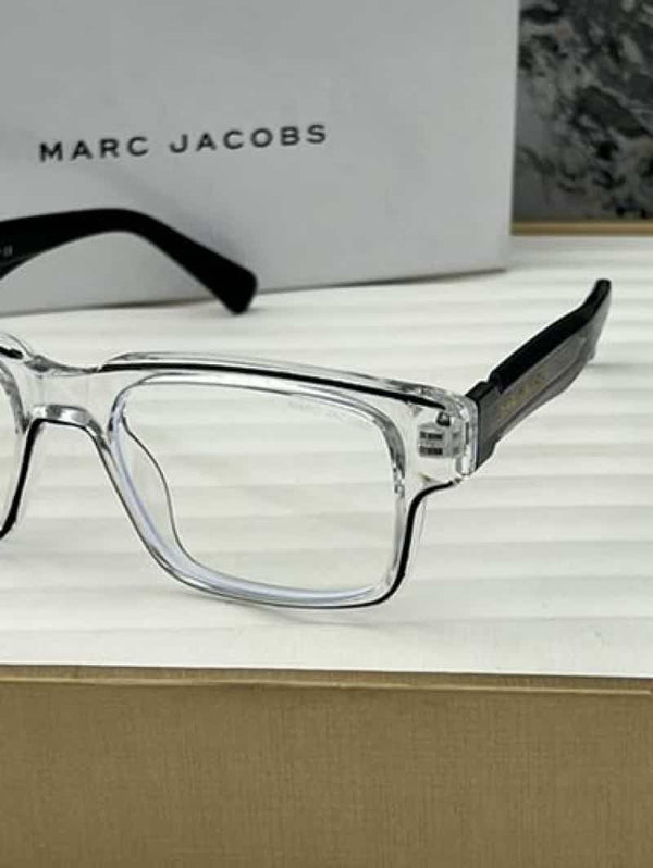 marc_jacobs_1117_transparent_plano
