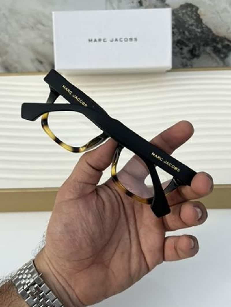 marc jacobs 1105 black tiger plano