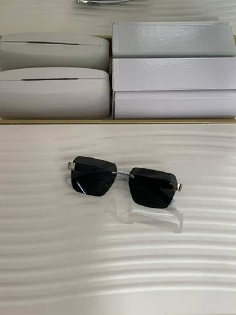 Maybach_2560_silver_black