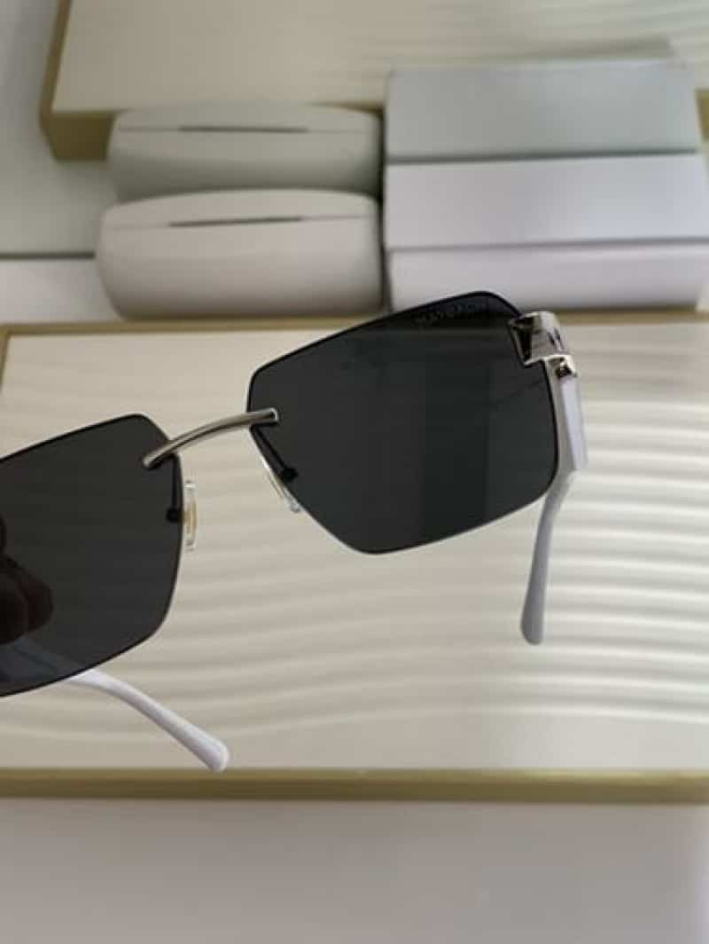 Maybach_2560_silver_black