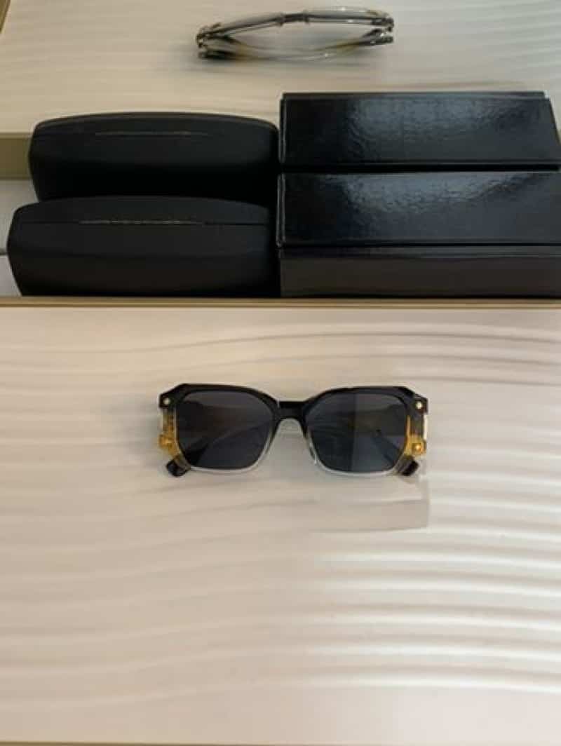 Versace_144_black_yellow