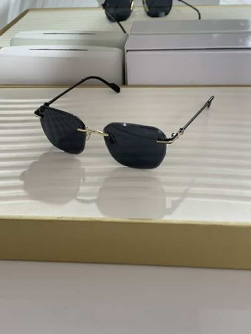 Cartier_501_gold_black