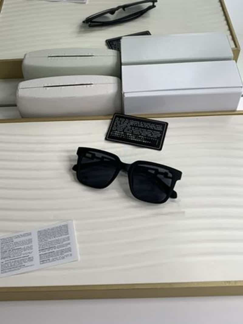 Louis vuitton 1235 full black Secondary image