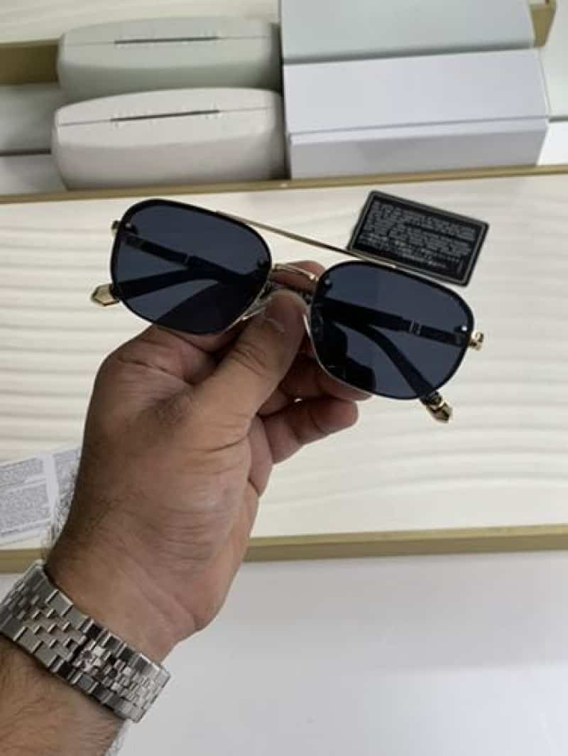 Gucci_213_gold_black Main image