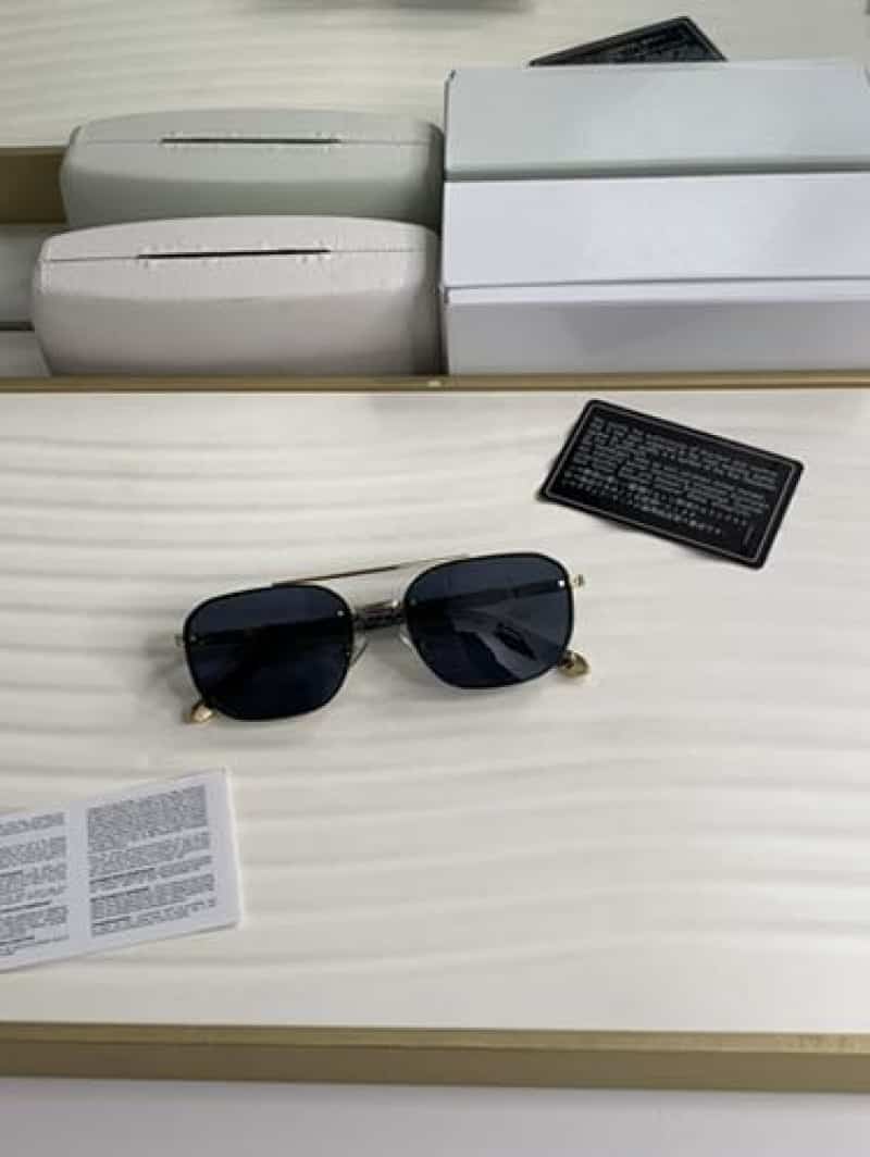 Gucci_213_gold_black Secondary image