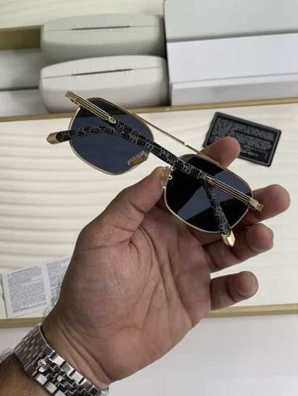 Gucci_213_gold_black