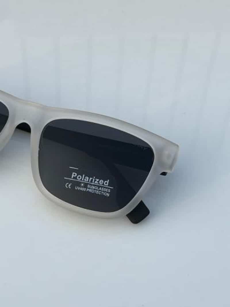 burberry_4293 white black Secondary image