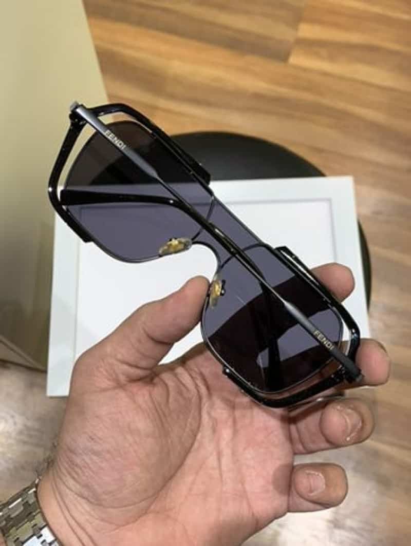 fendi_129_black Secondary image