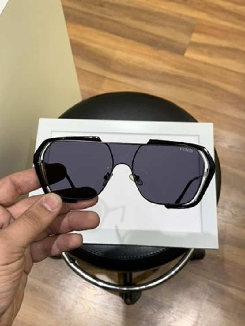 fendi_129_black