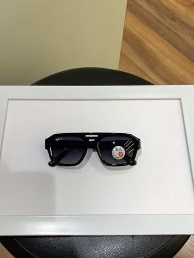 rayban 4397 black shaded Secondary image