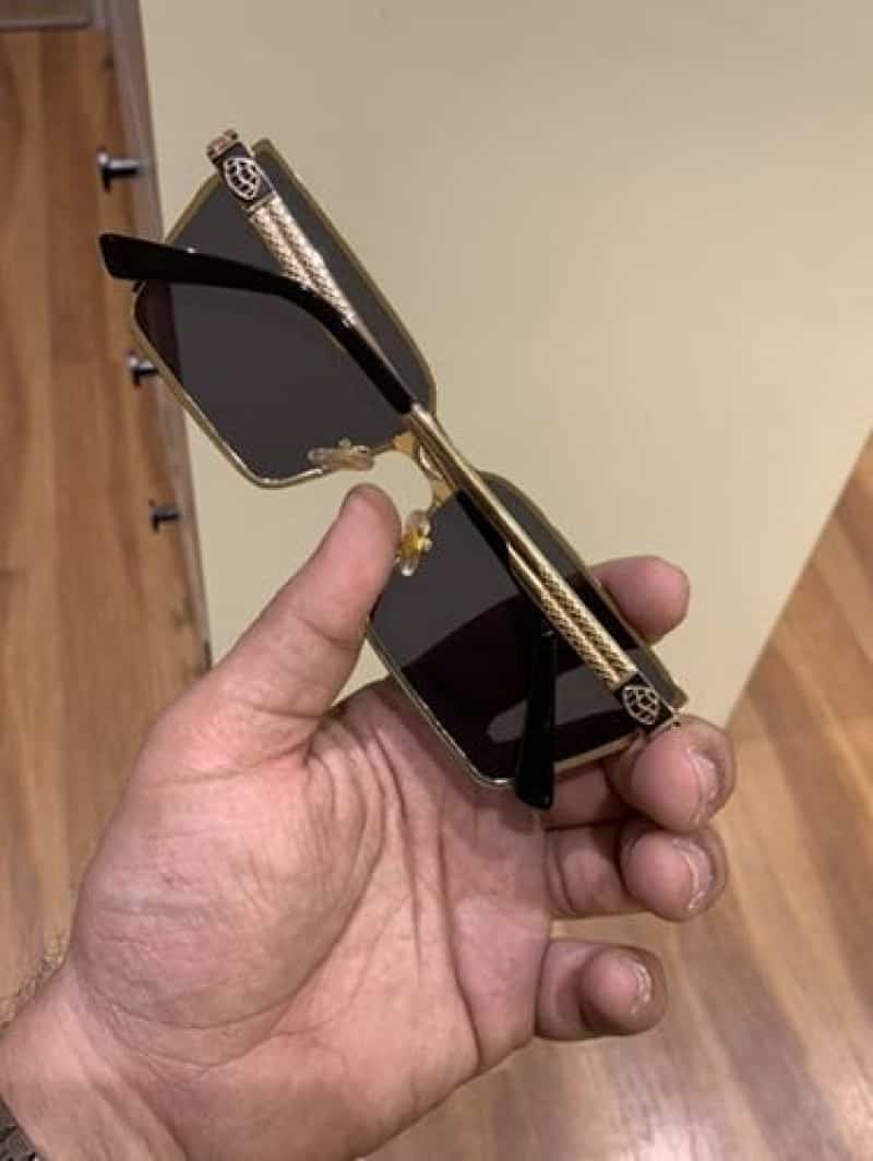 maybach 118 gold black Secondary image