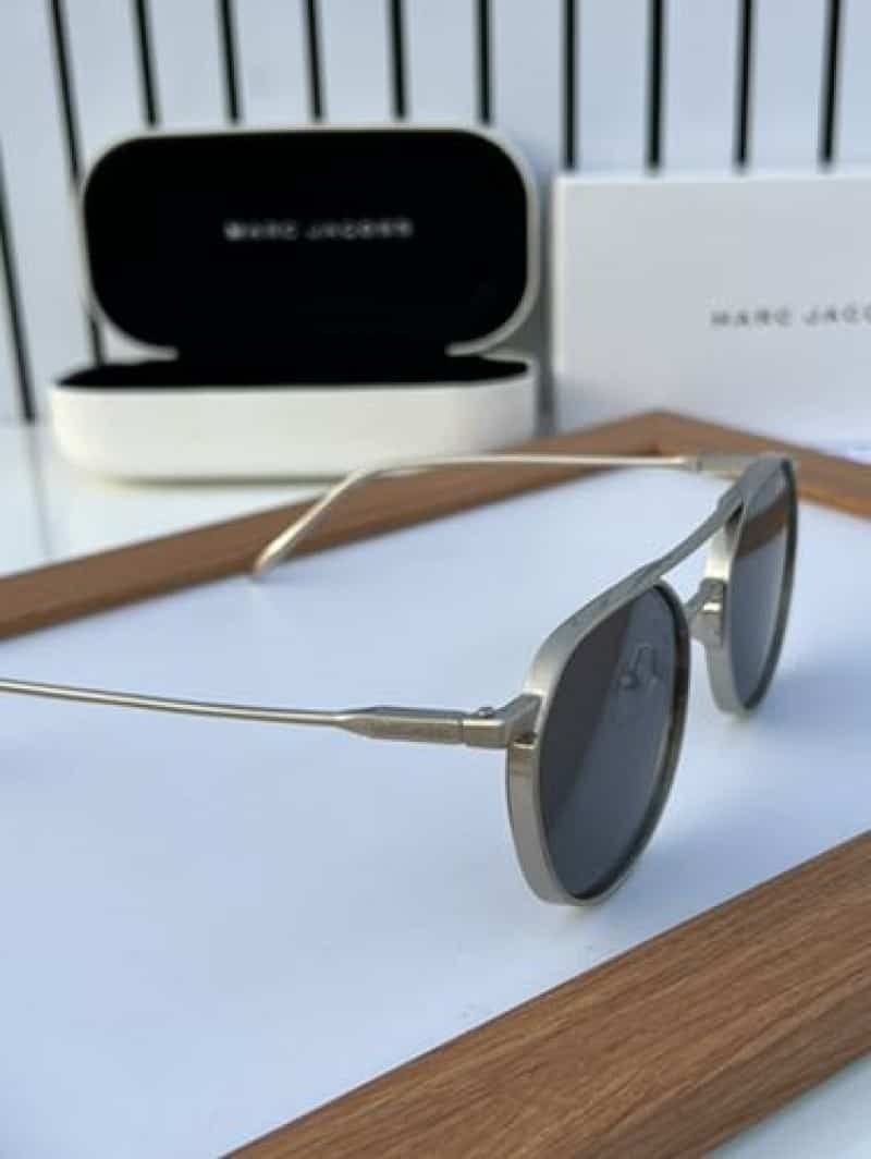 marc jacobs metal silver black