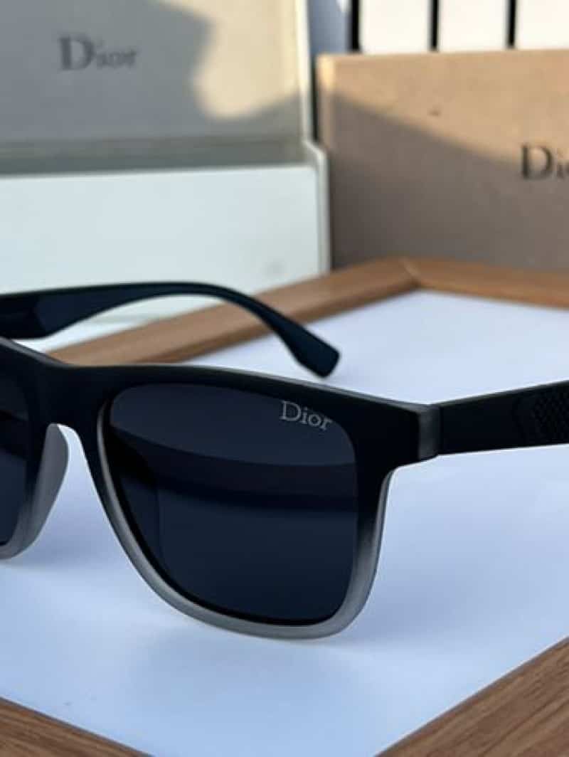 dIoR_66102_black white