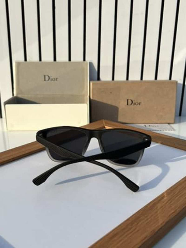 dIoR_66102_black white