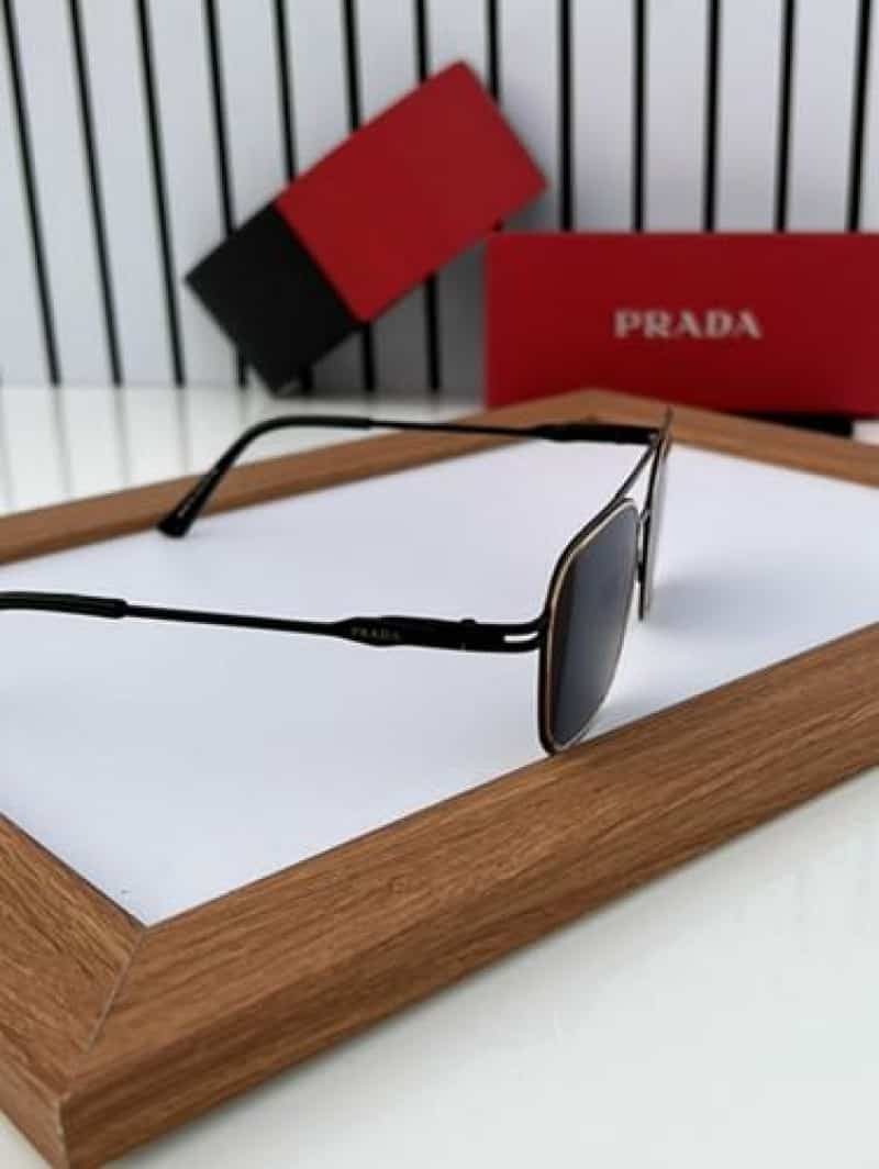 Prada_87 black gold Secondary image