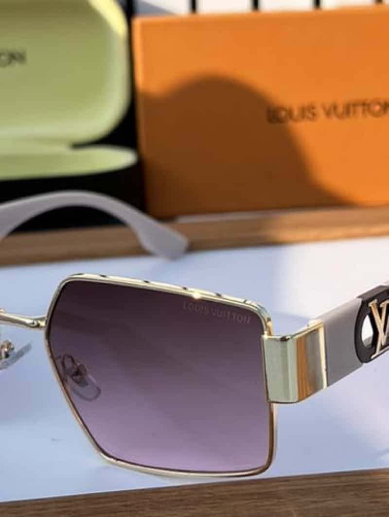 Louis vuitton 3227 gold wine Secondary image