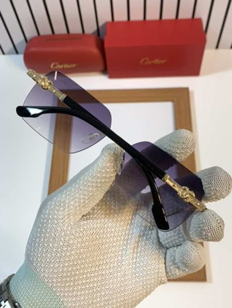 c4r·tIeR_8821 gold black shaded